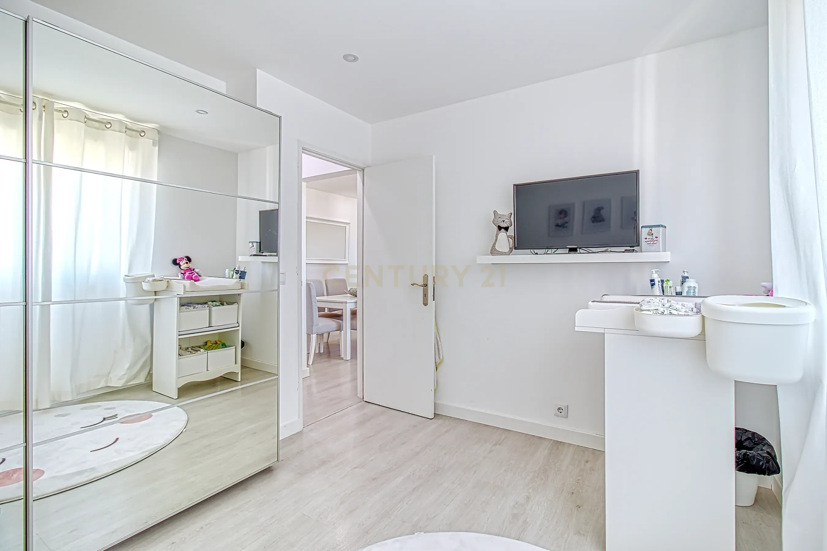Fotografia 12 de Apartamento T2 com 70 m² e Vista Desafogada em Santo António dos Cavaleiros