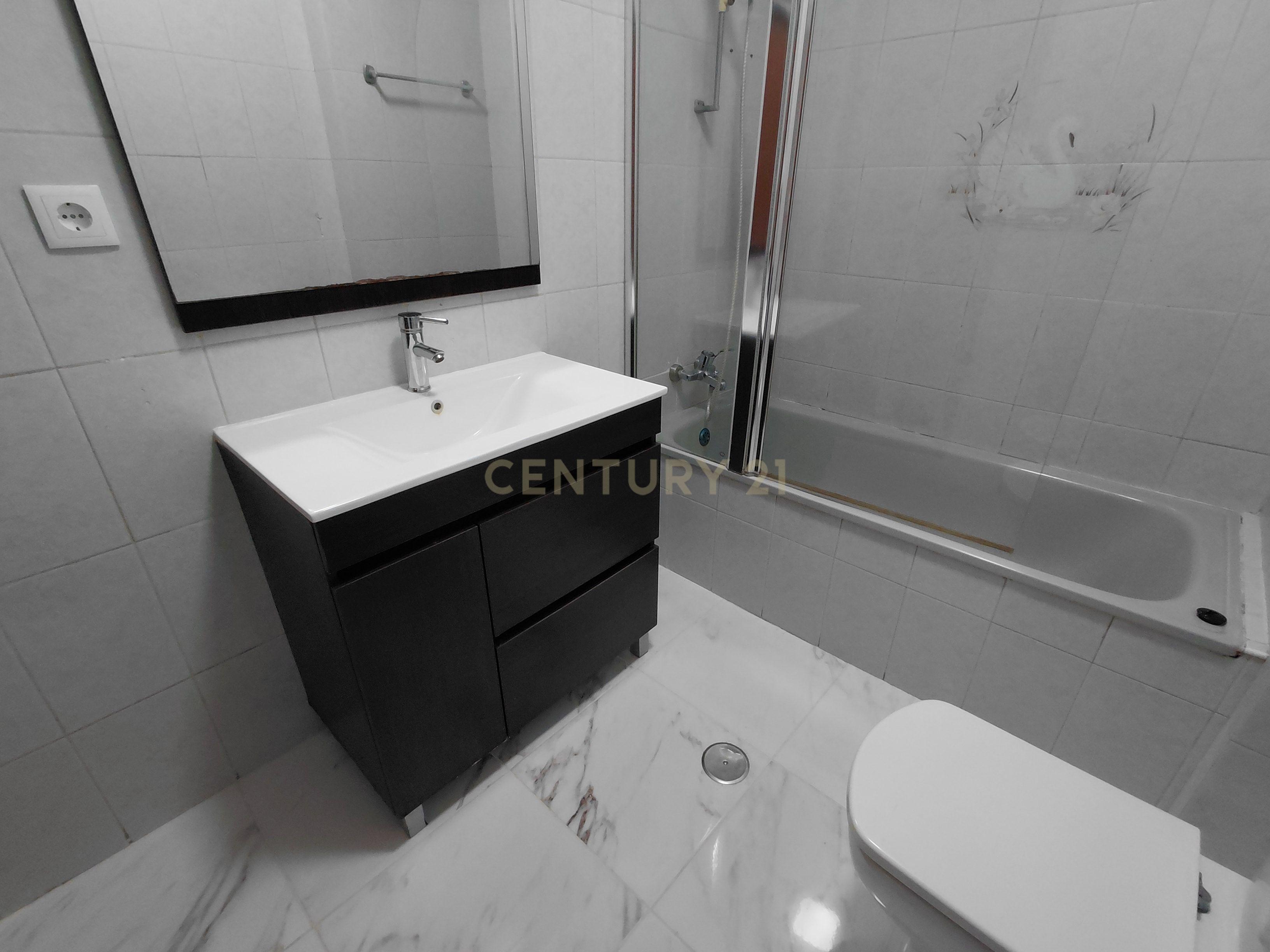 Fotografia 6 de Apartamento T2 + 1  Renovado em Santa Maria Maior, Chaves