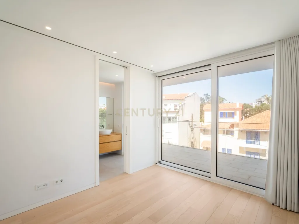 Apartamento T4 com Vista Mar em Condomínio Privado – Monte Estoril - Image 29