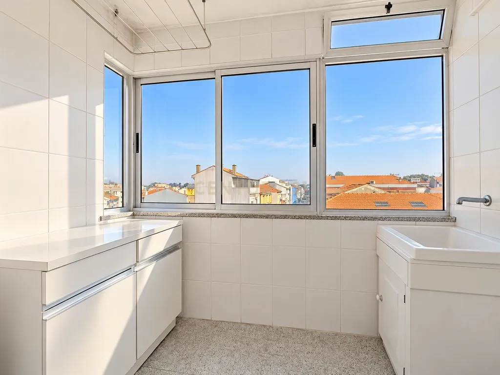 BAIXA DE PREÇO | Apartamento T2 em Cedofeita, Porto - Oportunidade Única! - Image 15