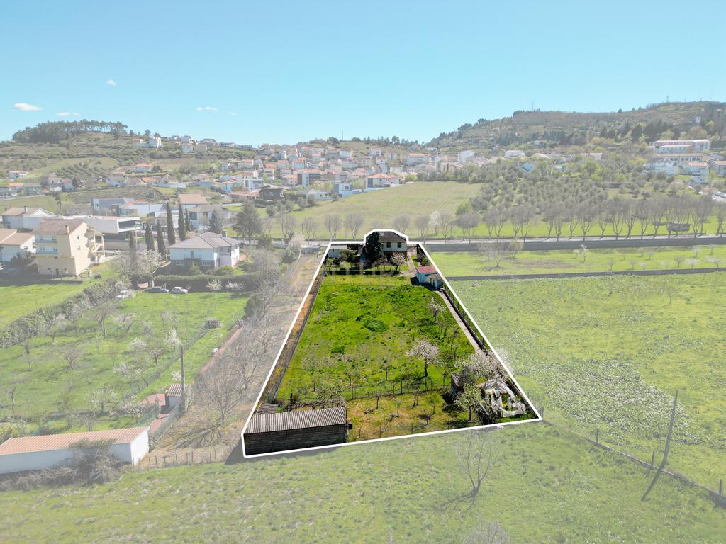 Moradia Bifamiliar + Anexo com #TERRENO -#CENTRO DE BRAGANÇA - Image 36