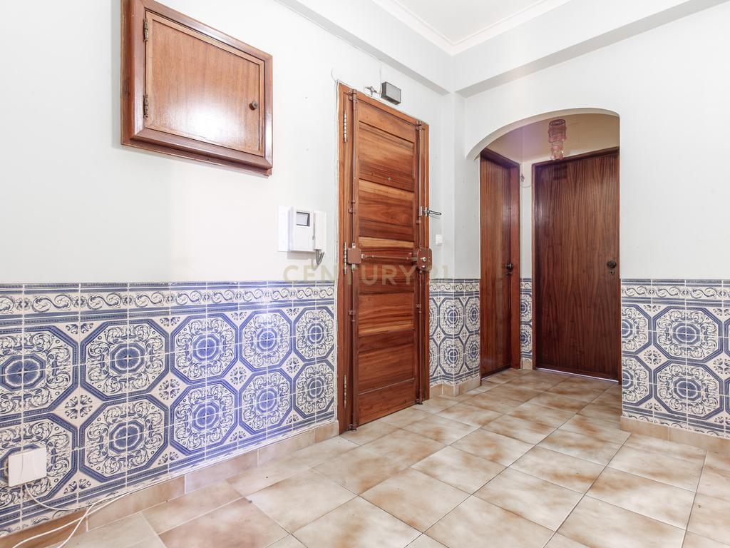 Apartamento T4 - Venda Nova - Image 16