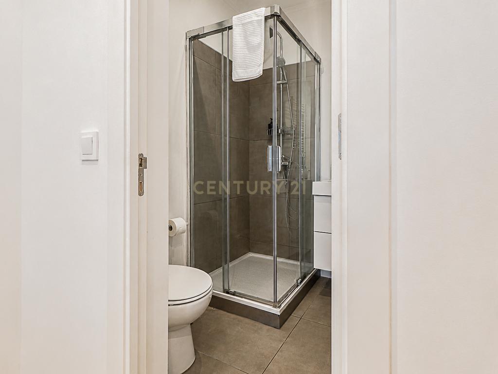 Apartamento T0 mobilado e equipado - Image 11