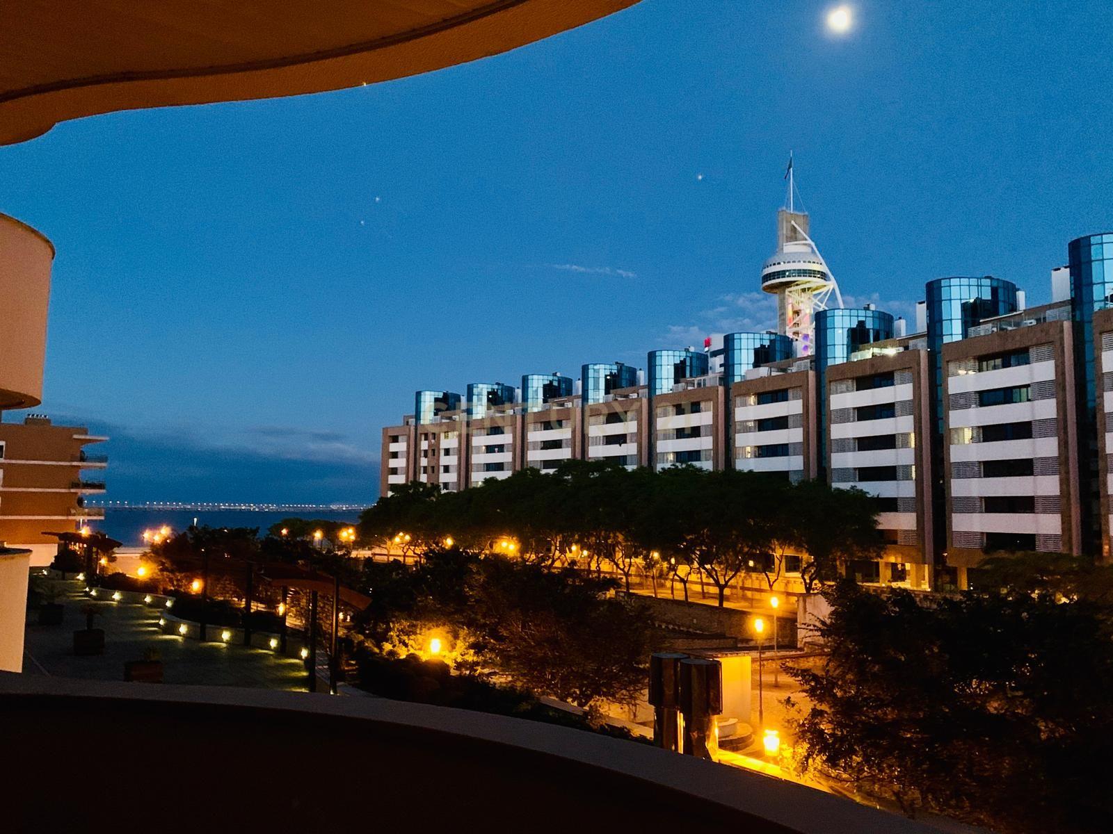 Apartamento T3 Parque das Nações - Image 1