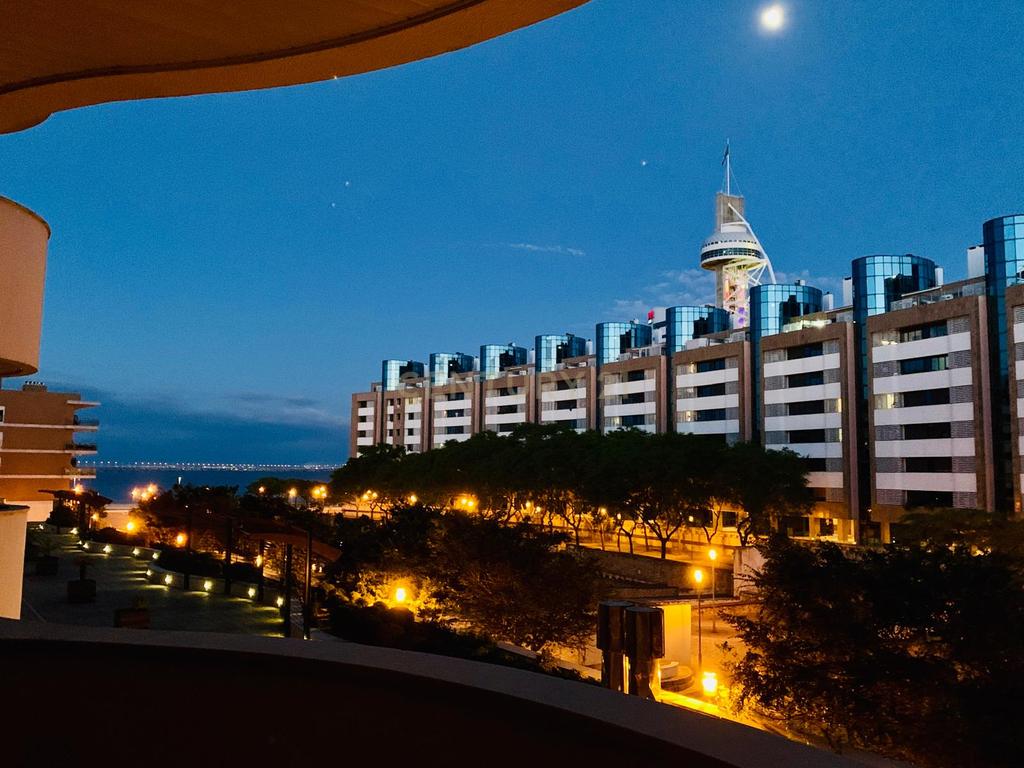 Apartamento T3 Parque das Nações - Image 1