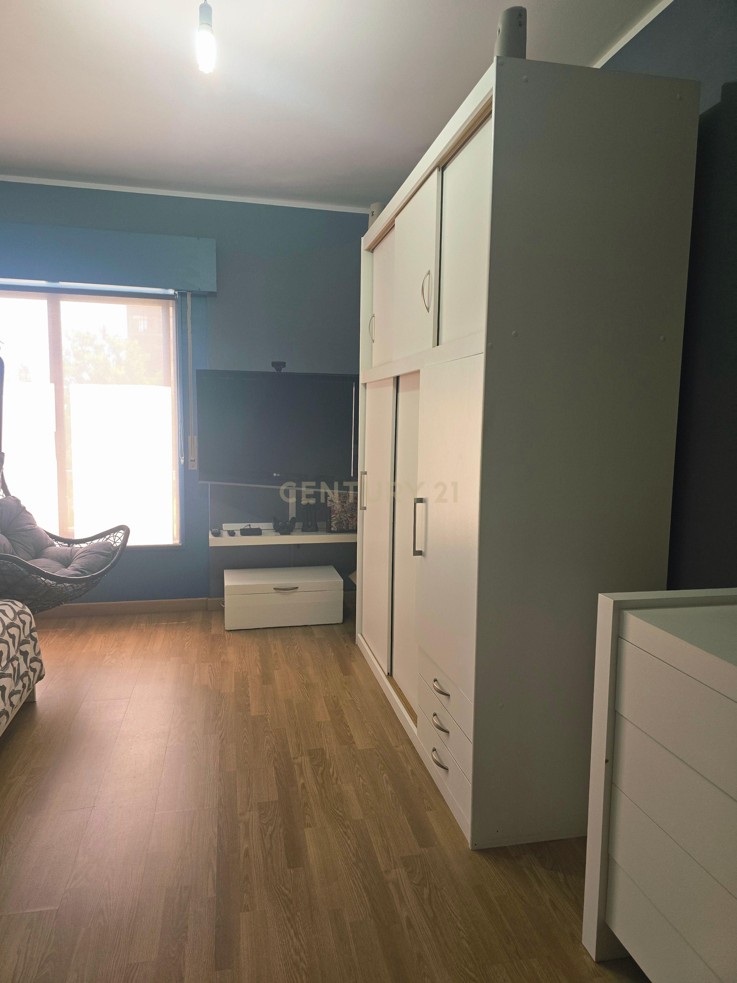 Fotografia 9 de Apartamento T2 com boas áreas, luminosidade, duas varandas fechadas e arrecadação | Tapada das Mercês