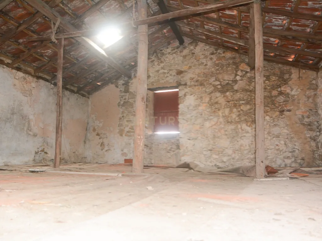 Moradia Para Restaurar em Pataias - Image 16