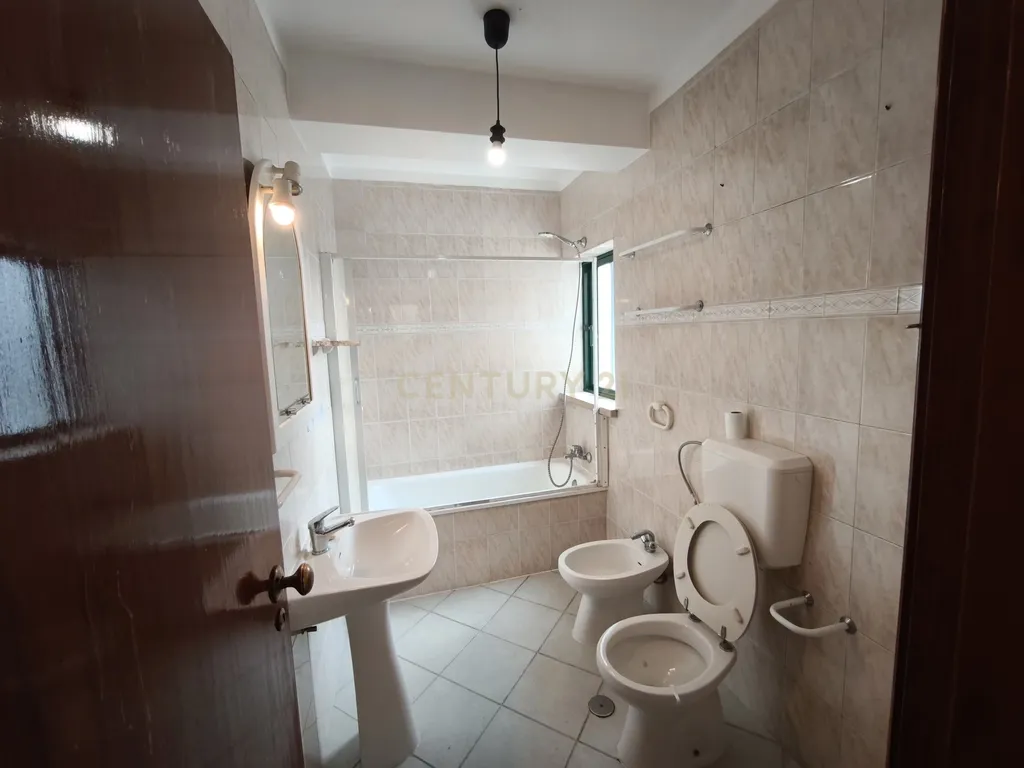 Apartamento T3 sito em Marinha Grande - Image 14