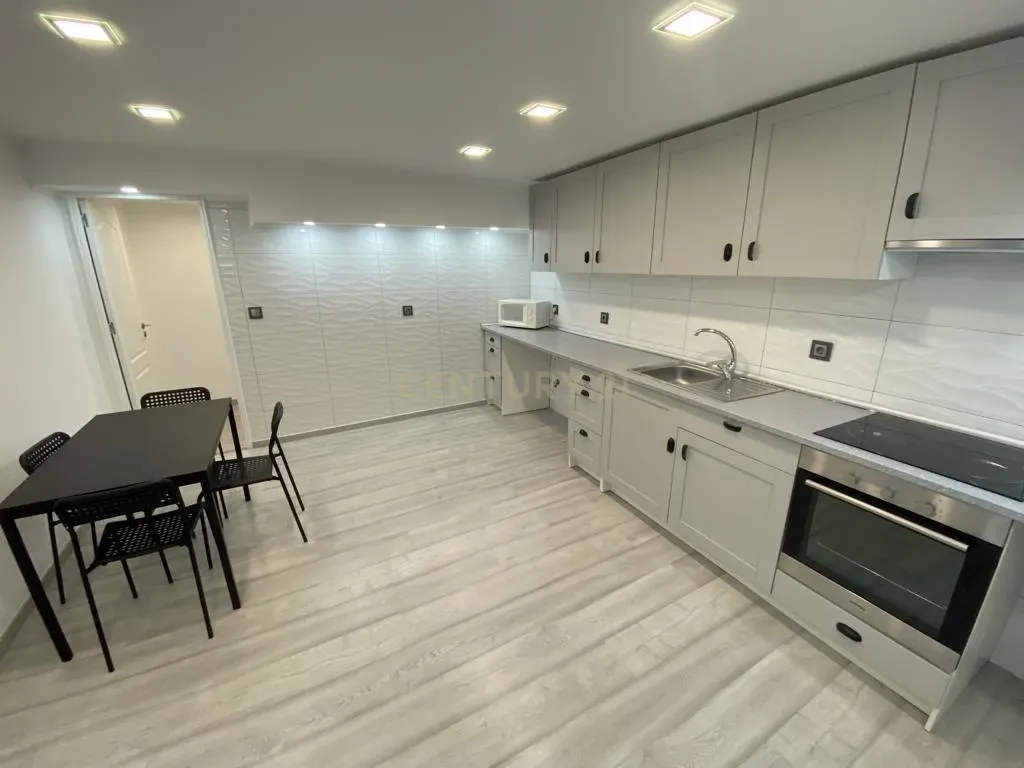 Imóvel de rendimento | Charneca da Caparica | 7 apartamentos | 100% arrendado - Image 1