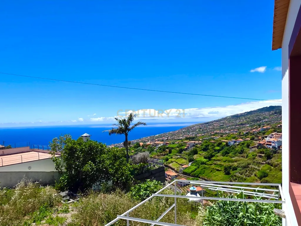 Moradia T2 com amplo terreno na Calheta - Image 23