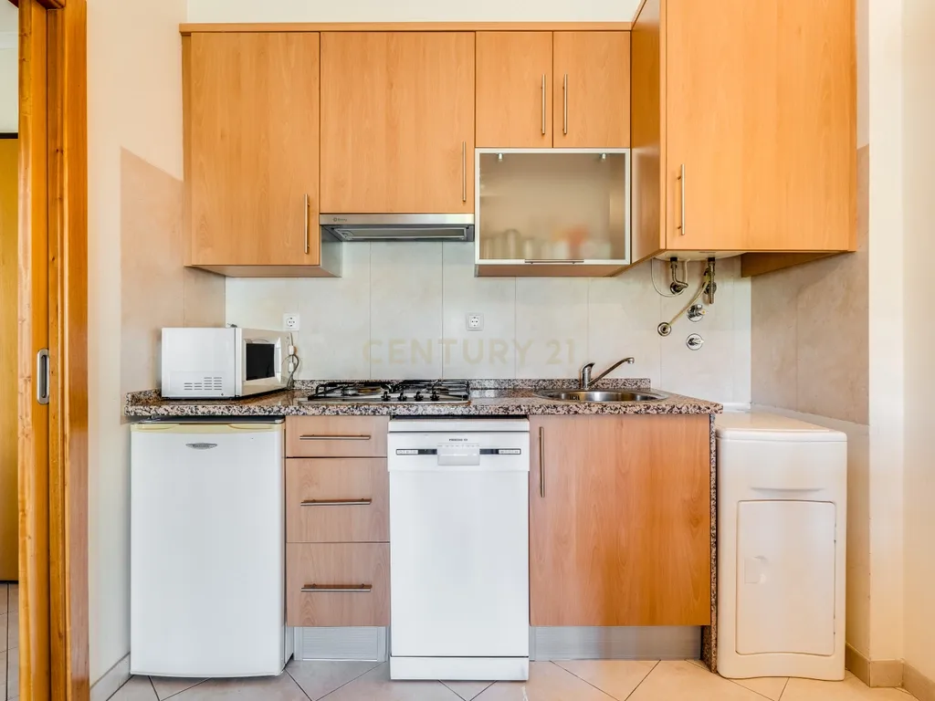 OPORTUNIDADE UNICA EM ALCANTARILHA - APARTAMENTO PARA VIVER OU RENTABILIZAR, PERTO DE TODOS OS SERVIÇOS E COMODIDADES - Image 6
