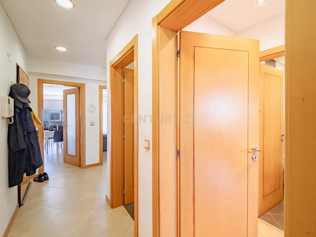 Moderno Apartamento T2 em Amora, Seixal - Image 19