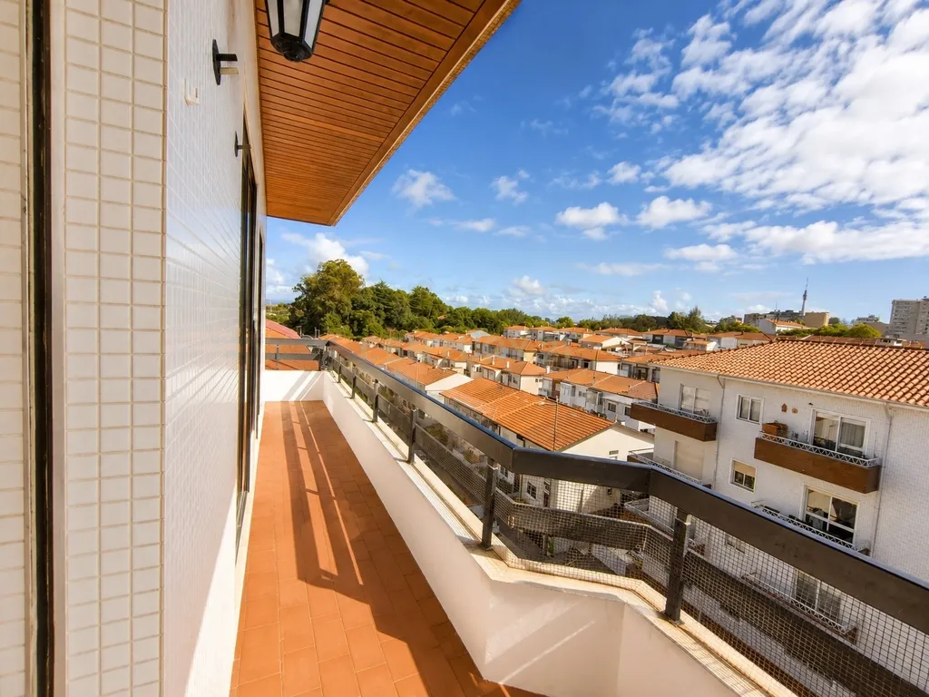 Apartamento T2 com Vista Panorâmica em Vila Nova de Gaia - Image 21