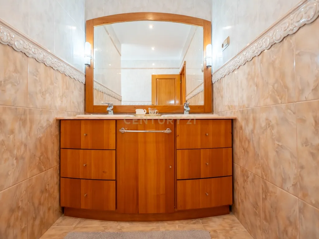 Mansão V4 com 2.182 m² de terreno localizada no Livramento - Image 34