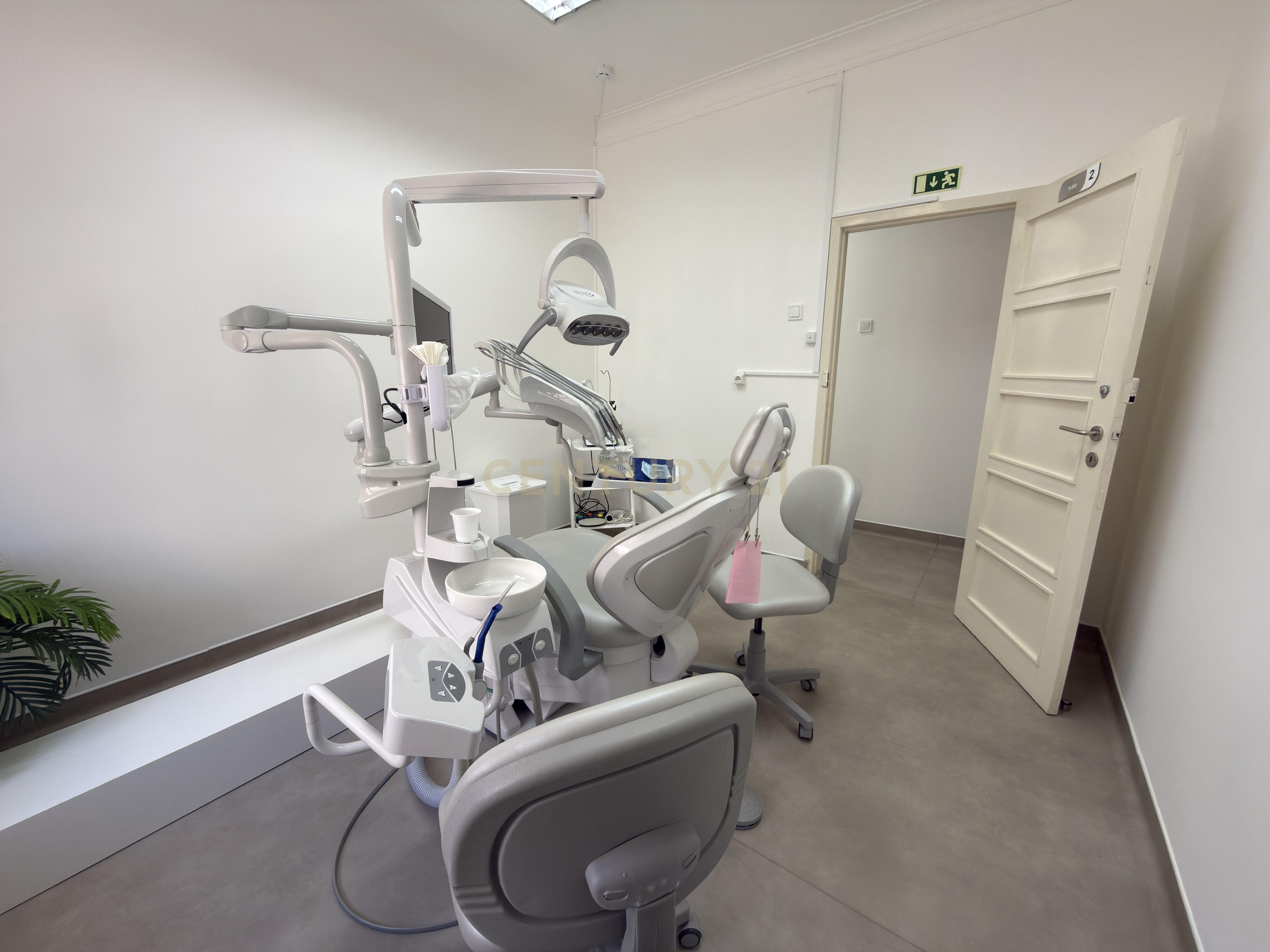 Fotografia 6 de Clinica Dentária para trespasse junto ao centro de Mafra