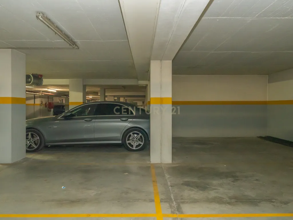 Apartamento T3 com Duas Varandas e Dois Lugares de Estacionamento, na Vila Serena, Pinhal Novo - Image 44