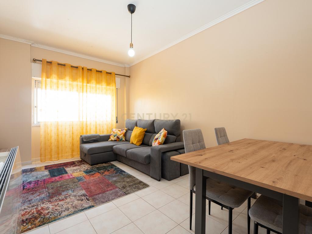 ** APARTAMENTO T2 NA AMADORA, PERTO DO METRO E DO COMBOIO ** - Image 2