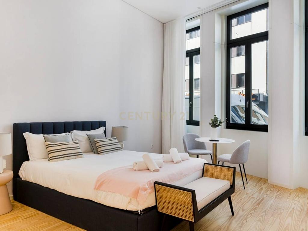 Apartamento T0 , com Licença AL, na Rua de Camões – Porto - Image 1