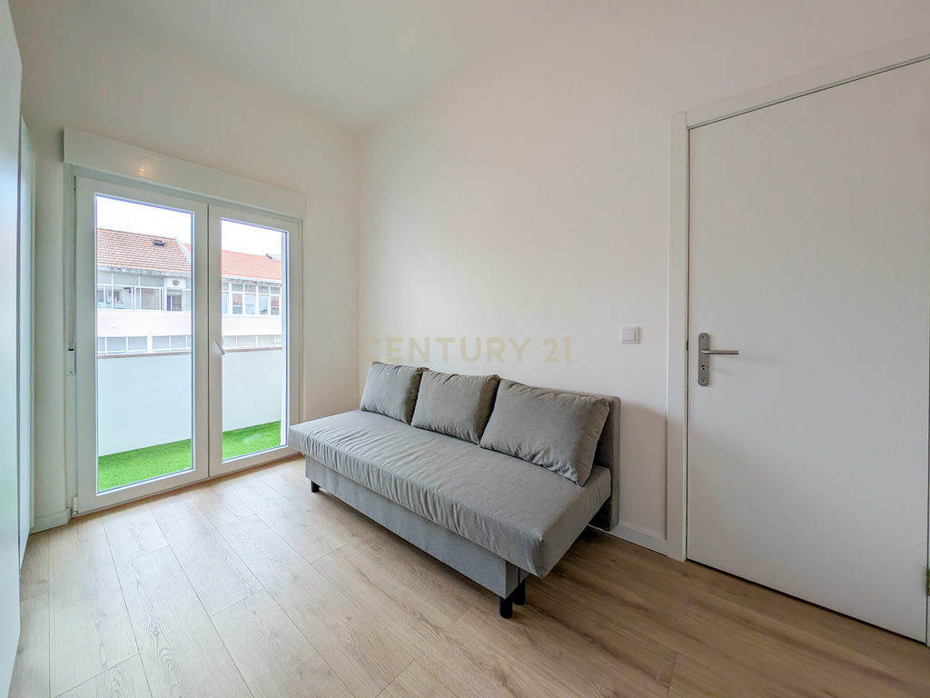 Apartamento de 3+1 assoalhadas totalmente renovado. - 2 Varandas - Image 13