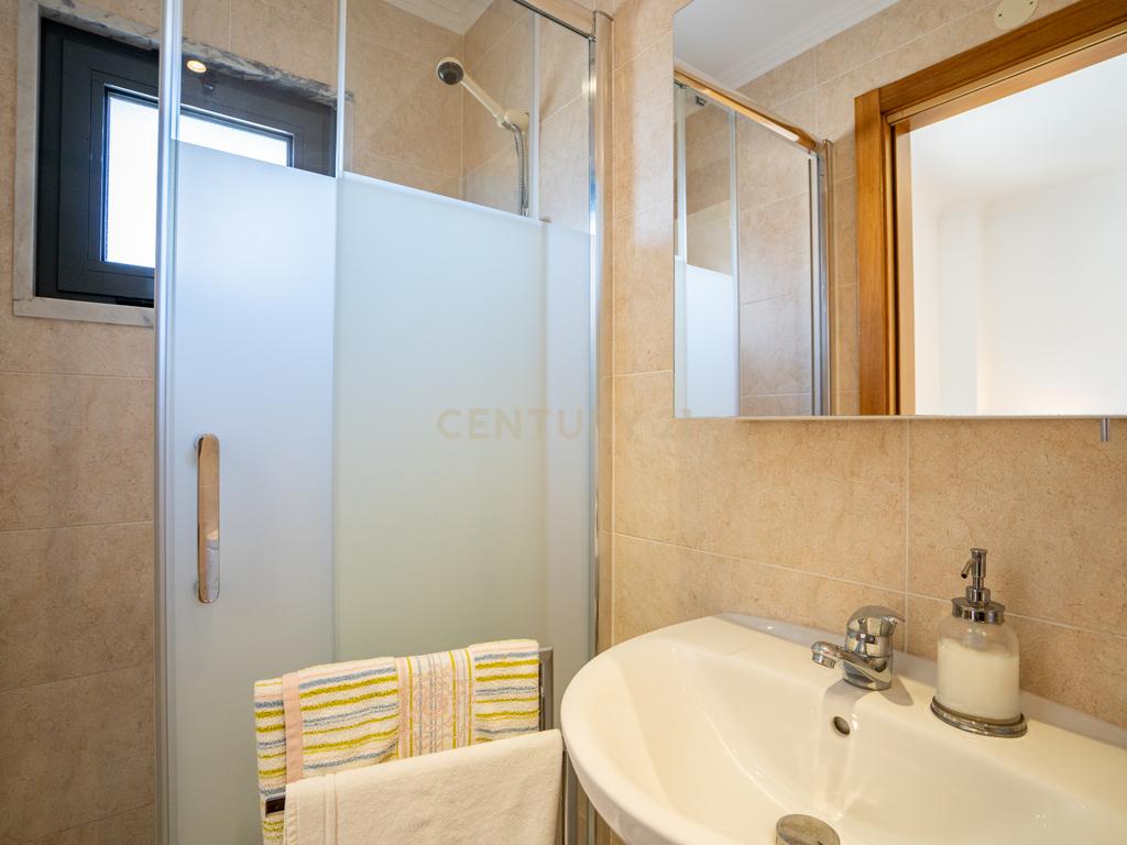 Apartamento T3 Porto Salvo - Image 22