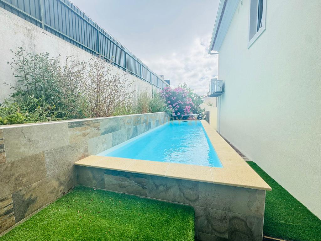 Moradia T4 com piscina aquecida e jardim em Vila Rei, Bucelas - Image 9