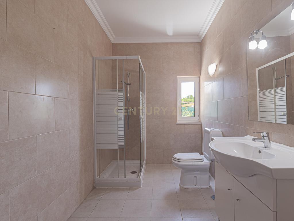 Moradia T4 em Vila Nova - Bucelas - Image 30
