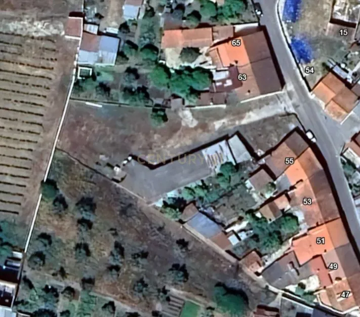 Terreno Urbano com Vista para Serra em Abrantes - Image 1