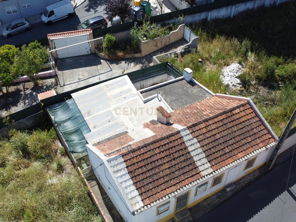 Moradia com 2 apartamentos em Odivelas - Image 2