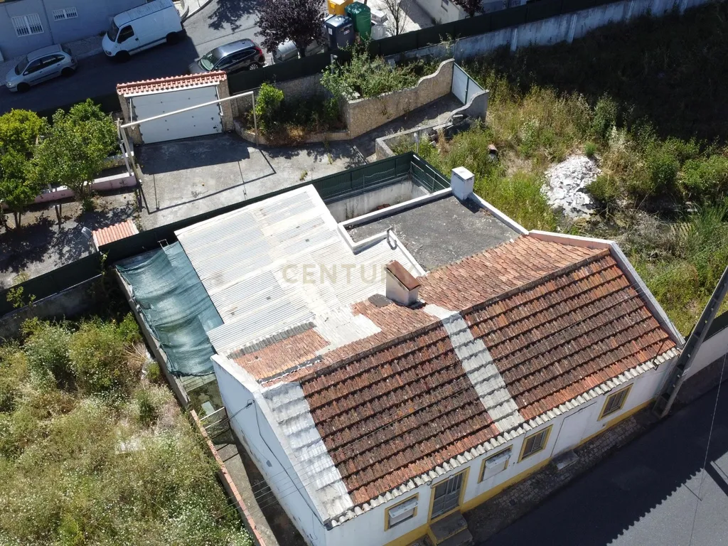 Moradia com 2 apartamentos em Odivelas - Image 2