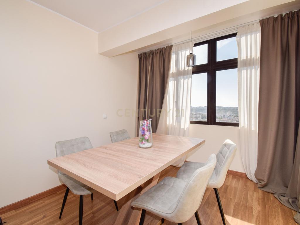 Apartamento T2 com Garagem, Arrecadação e Excelente Luminosidade – Arroja, Odivelas - Image 4