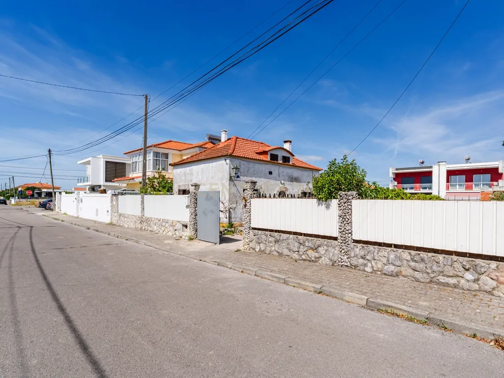 Moradia em lote de 535m² | Fernão Ferro - Image 27