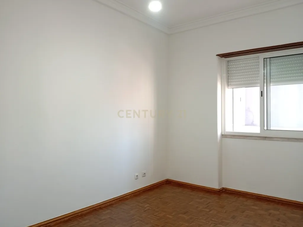 Apartamento T2 na Alameda - Image 9