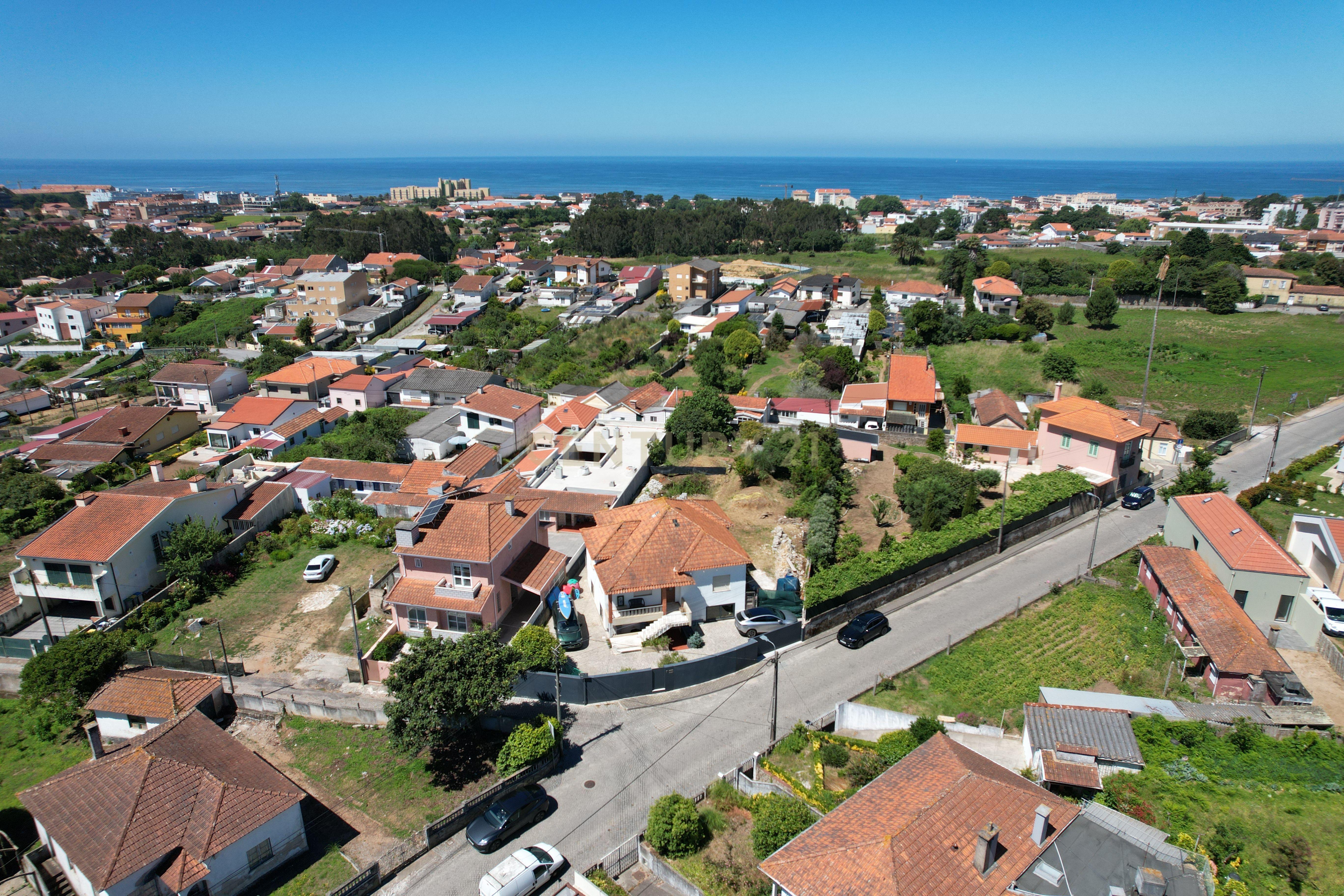 Fotografia 8 de Moradia para Remodelação com Projeto Aprovado em São Félix da Marinha- Vila Nova de Gaia.
