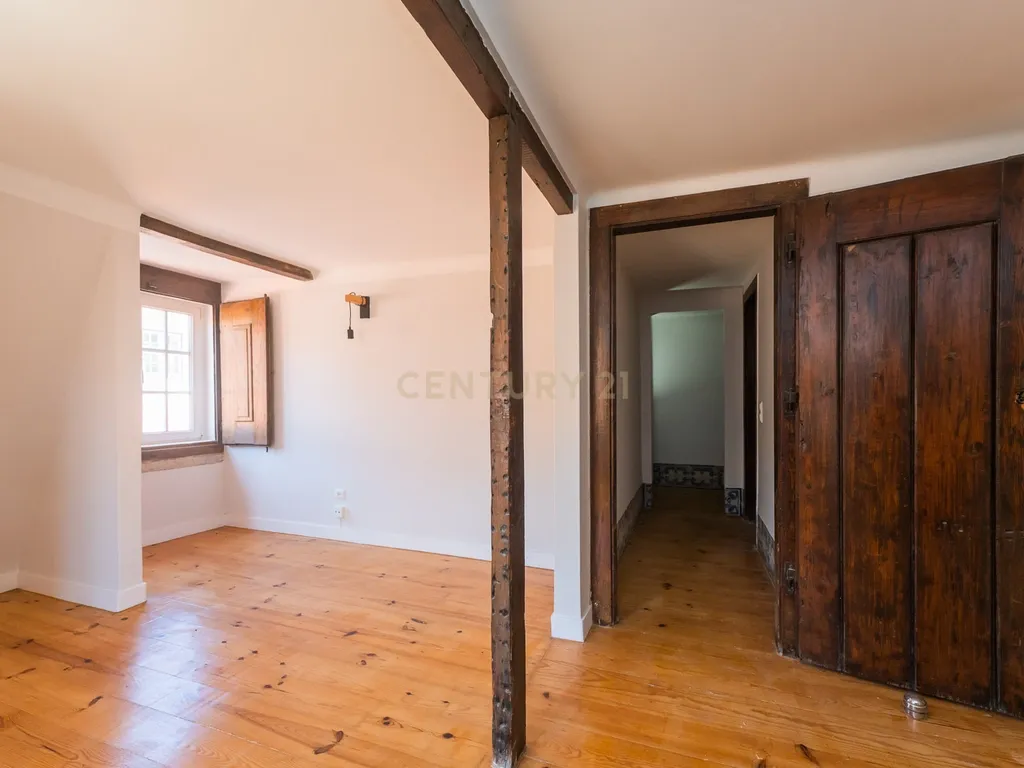 Excelente Apartamento T2 | Janelas Verdes - Image 33