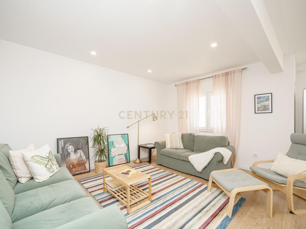 APARTAMENTO T3, TOTALMENTE REMODELADO, PARA VENDA NO CENTRO DE SETÚBAL - Image 5
