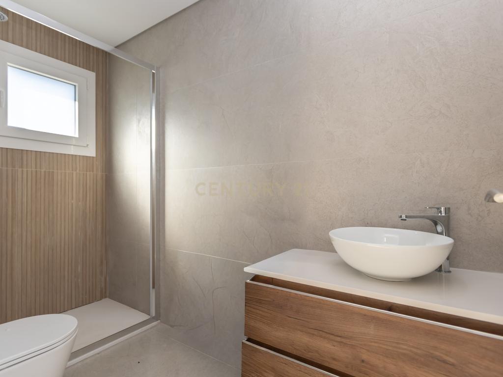 Carisma e boas áreas na sua Moradia Nova T4 Suites!!! no Pinhal do General - Image 63