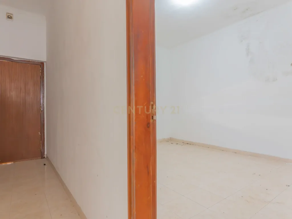 Moradia Isolada com Terreno de 1041 m² – Um Mundo de Possibilidades! - Image 16