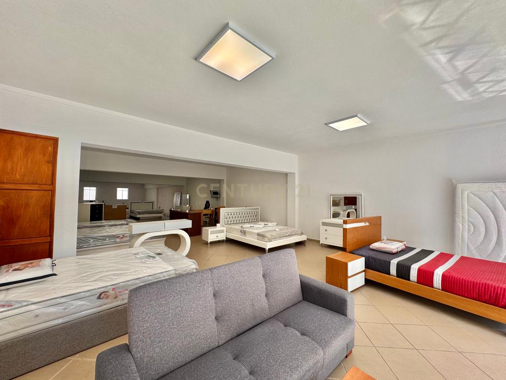 Loja com 250m2 no coração da cidade de Santo Tirso  - Image 6