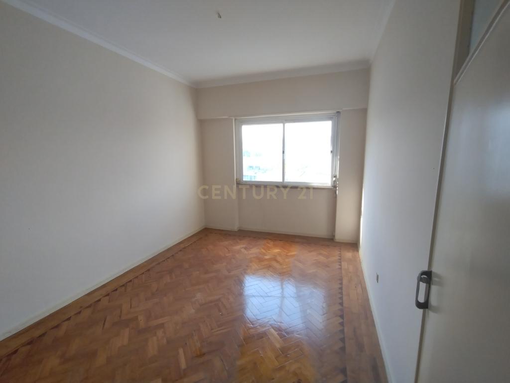 Prédio no Centro de Sacavém : Oportunidade de Investimento - Image 8