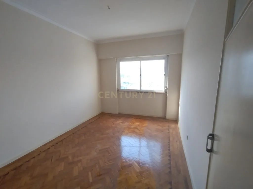 Prédio no Centro de Sacavém : Oportunidade de Investimento - Image 8