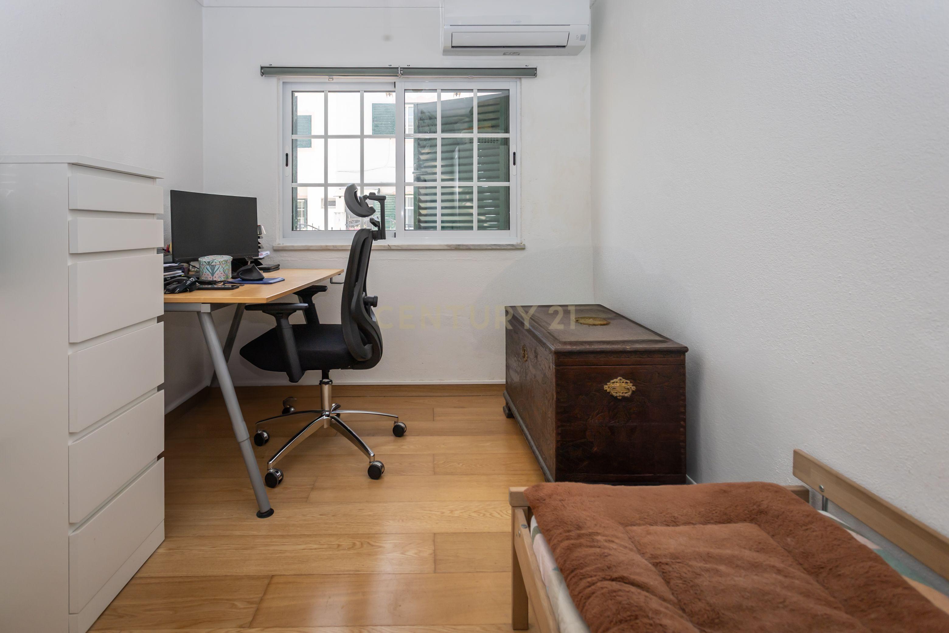 Moradia T3 Renovada com Painéis Solares, Ar Condicionado e 2 Logradouros | Manteigadas - Setúbal - Image 28