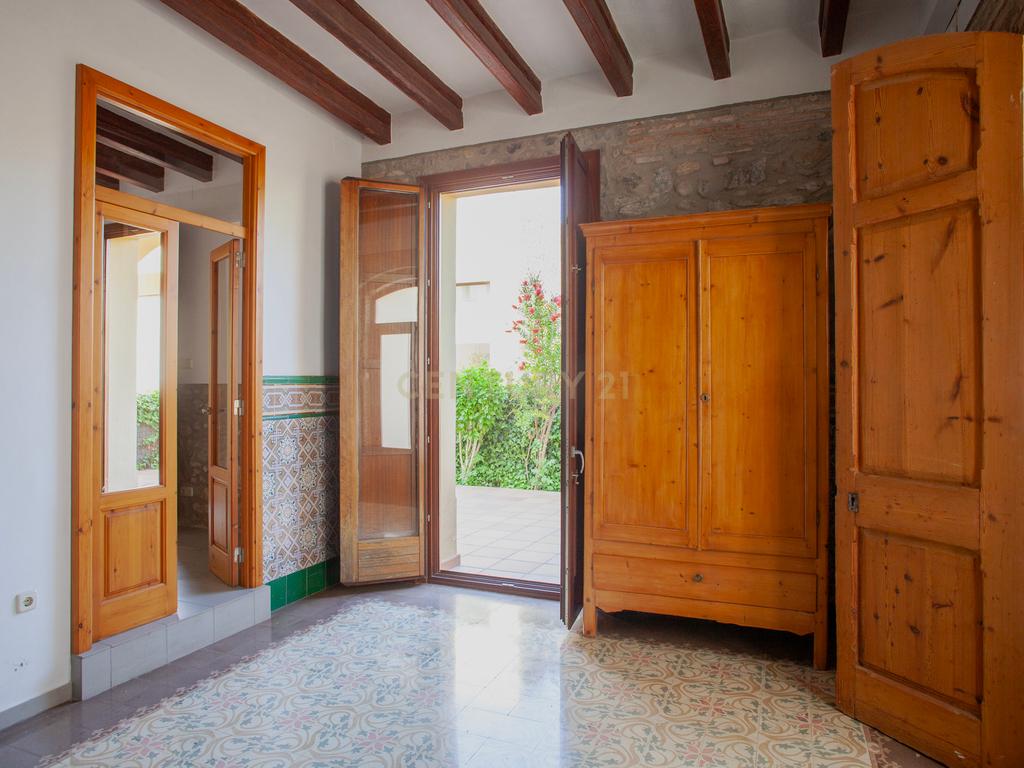Encanto modernista no rés do chão com jardim – La Garriga - Image 5