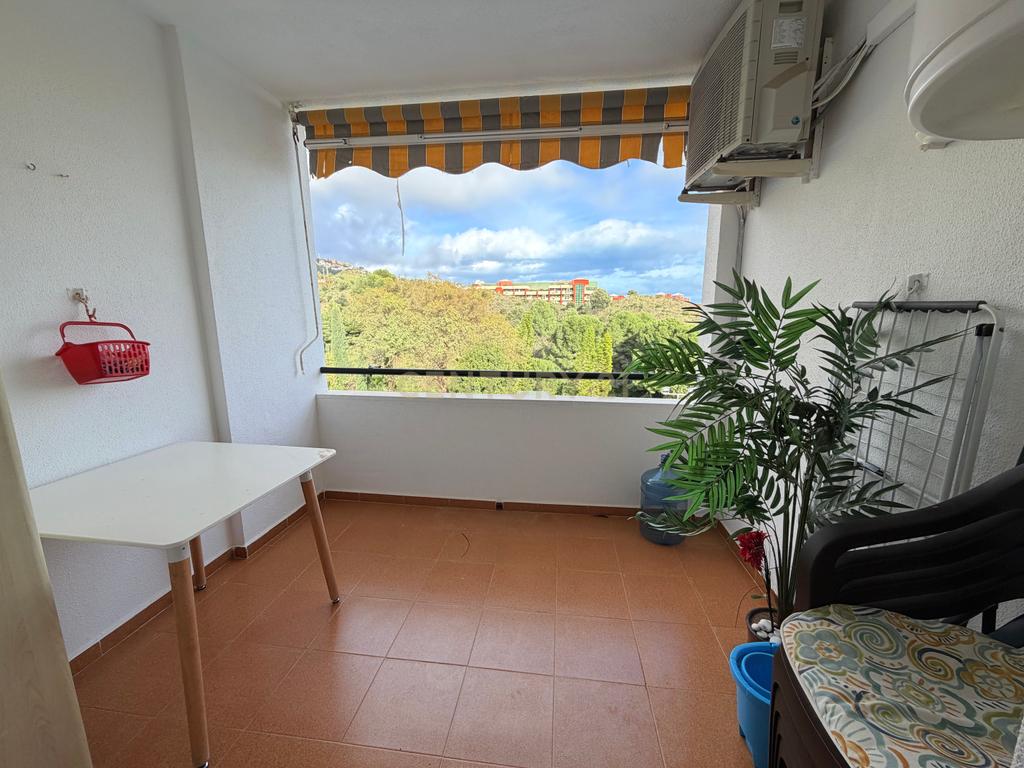 Apartamento com vista mar, garagem e piscina em Carvajal - Image 16