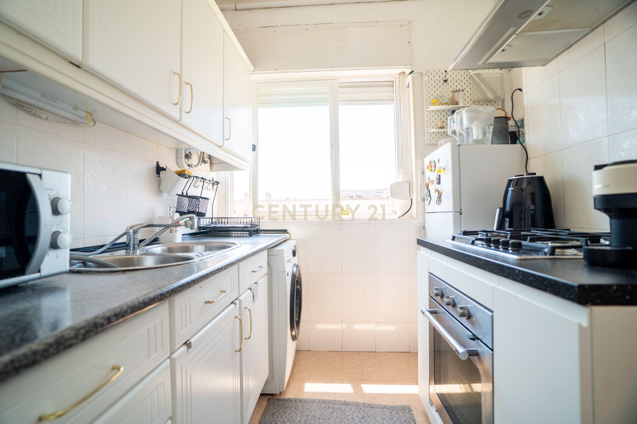 Fotografia 9 de T2 com aproveitamento do sótão e logradouro em Alvalade | Excelente localização | 1.400 €/mês