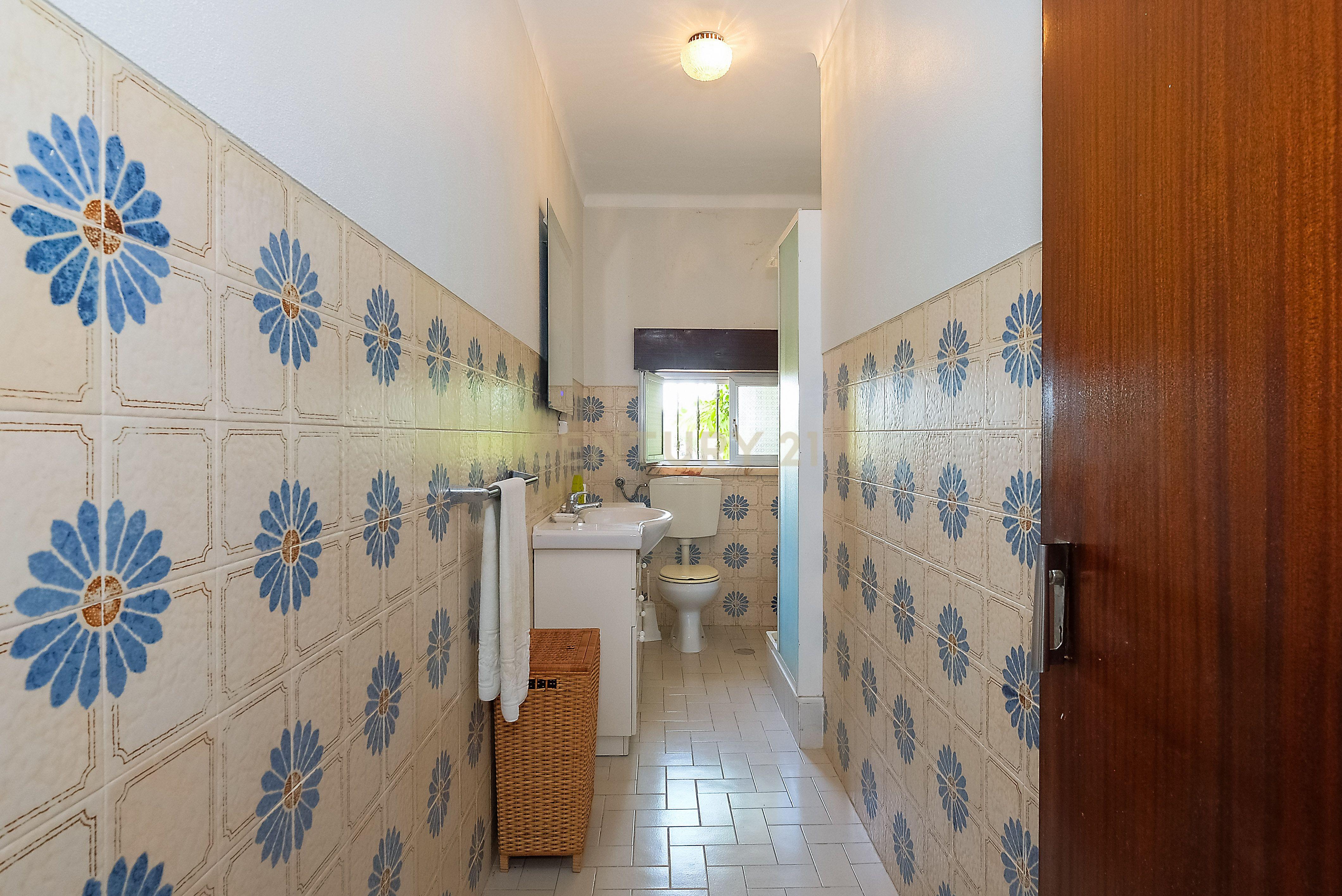 Fotografia 10 de Moradia Bifamiliar c/ terreno urbanizável de 10.500 m² – Ourém (EN113)