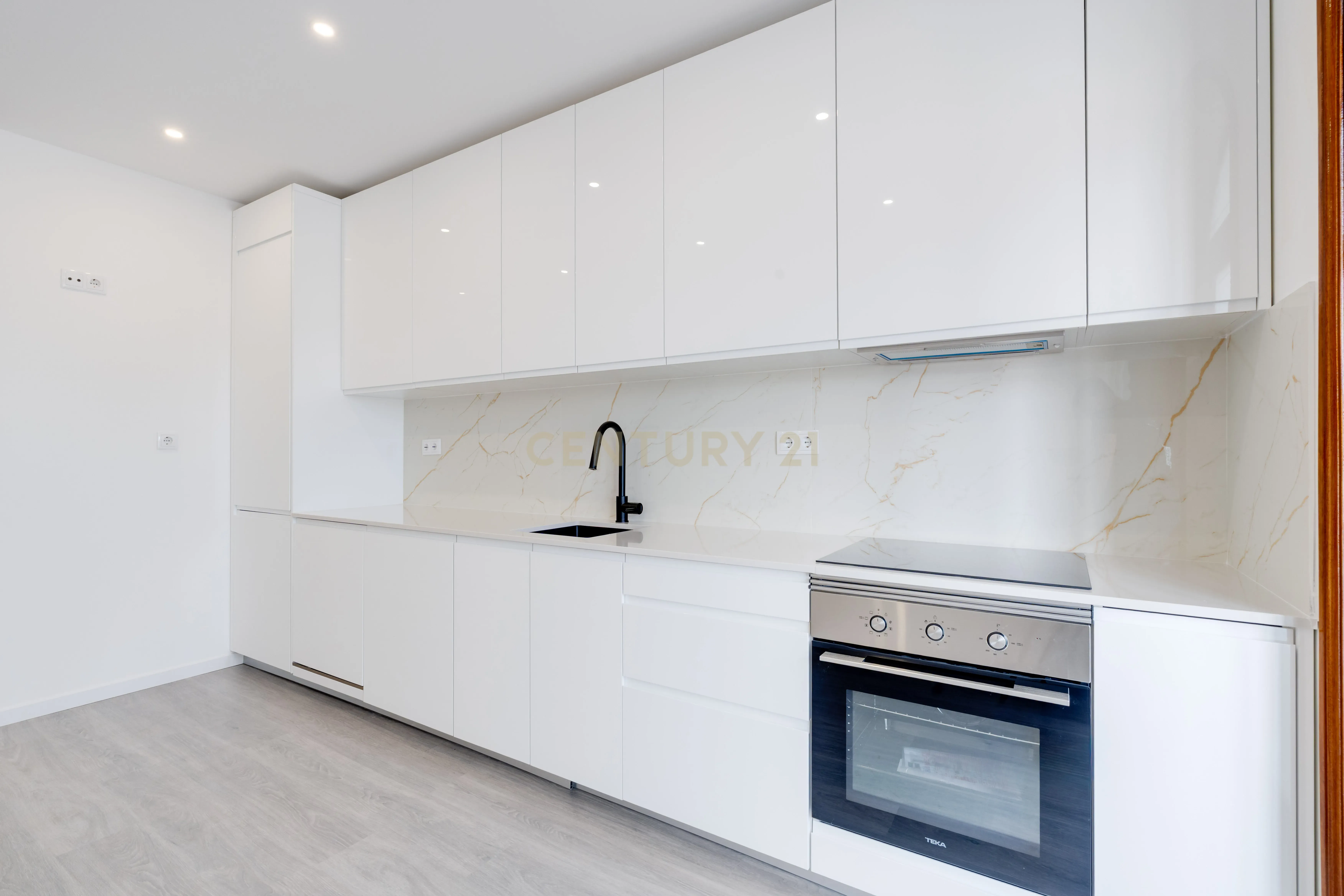 Apartamento T3 à venda em São Paio de Oleiros, Santa Maria da Feira — foto 4