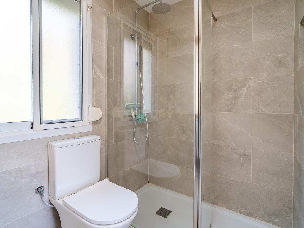 Moradia renovada com vista para o mar e perto da praia – Torreblanca, Fuengirola - Image 32