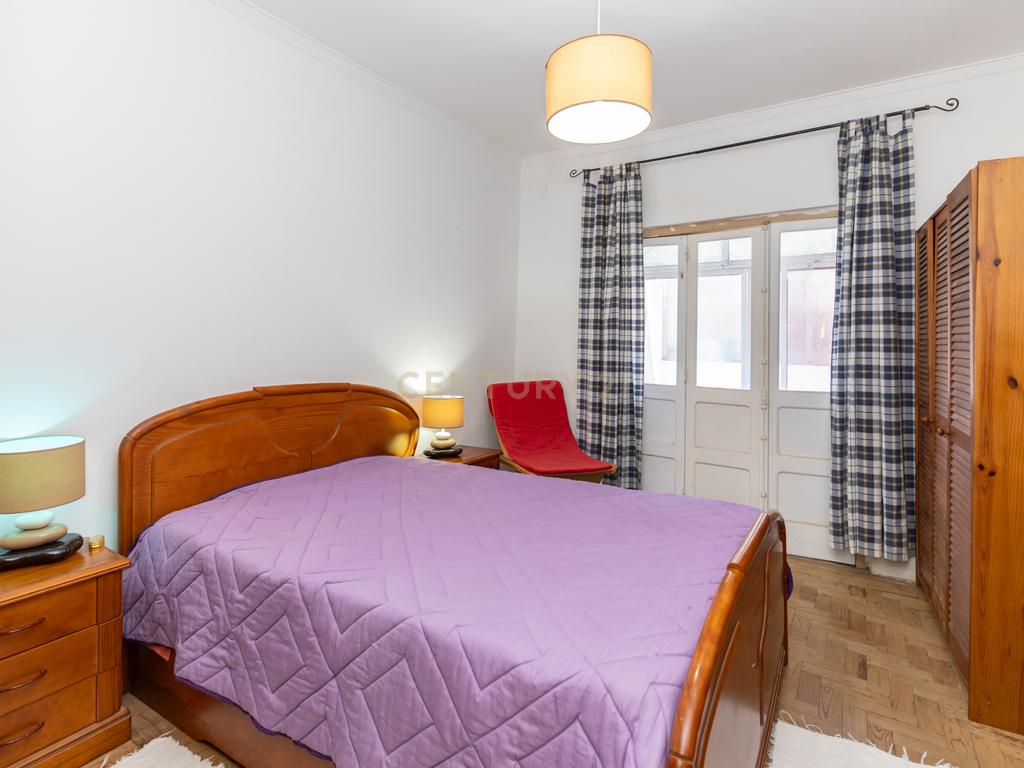 Apartamento T3 no Feijó com logradouro de 261 m2 - Image 16