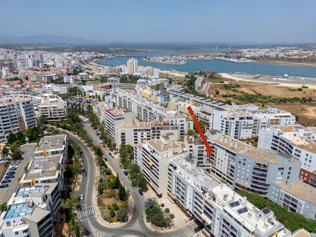 Apartamento T2 - Oportunidade Única a 5 Min da Praia da Rocha! - Image 2