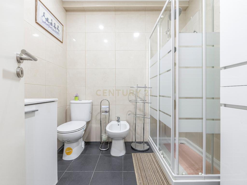 Apartamento T2 renovado para venda na pontinha - Image 11